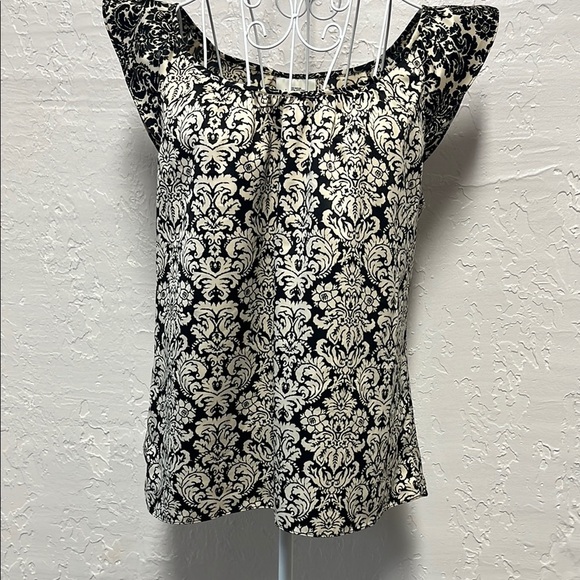 LOFT Black and Cream Graphic Blouse with Cap Flutter Sleeves - Picture 1 of 5